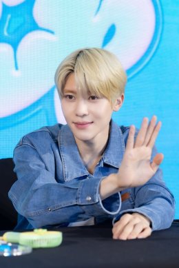 NCT WISH (เอ็นซีที วิช) สุดป็อป! แจกความสดใสให้แฟนคลับชาวไทย JOY กันล้นห้าง ในงานแถลงข่าวและงานแจกลายเซ็น "JOY CLUB x NCT WISH 'poppop' FANSIGN in BANGKOK"